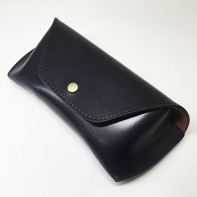 DIFFUSER （ディフューザー） BRIDLE LEATHER EYEWEAR CASE ブライドルレザーレザーメガネケース 「SG1062E」Col.Navy & Brown（紺/茶）